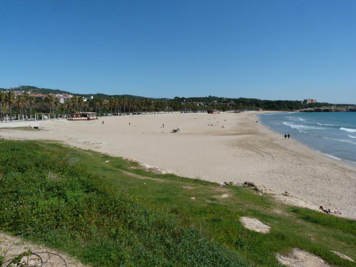 Tarragonaapartments Arrabassada Beach Bagian luar foto